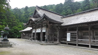 日本最大級の権現造りの神社