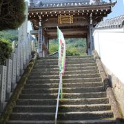 弘法大師が身を投じて念じたお寺