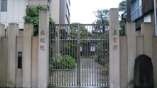 「下谷神社」の近く