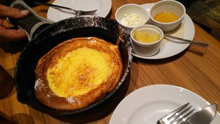 併設のWIRED KITCHENで。