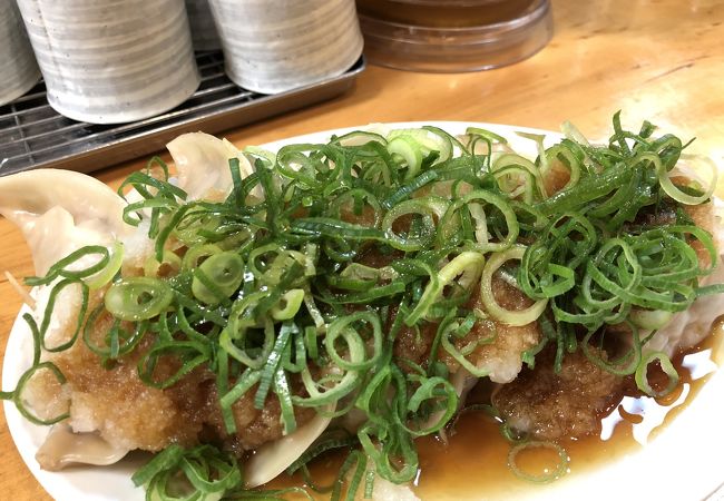 蒸し餃子よりも焼き餃子のほうがおいしい