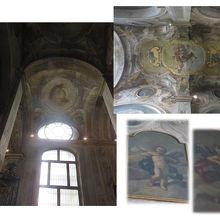 旧サーティロ礼拝堂への内部