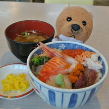 ワンコインで大満足の海鮮丼 函館朝市はぼったくりも多いみたいだけど 二番館は大丈夫 By ちふ 朝市食堂二番館のクチコミ フォートラベル