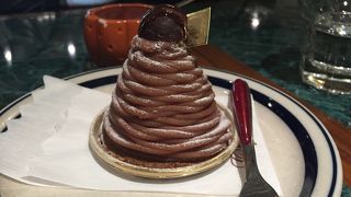 パリの気分が味わえる有名店のカフェ