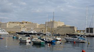 普通の住宅地で海洋博物館以外に珍しい建物はない