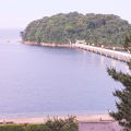 竹島が見渡せる高台にあるお城のようなホテル