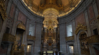 クレリゴスの塔と併せて見学