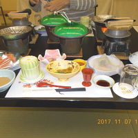 夕食は会席料理　茶碗蒸し・・冷めている　・天婦羅が無い