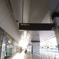 もう少し進むと"ibis Budget"の文字も出てきます。