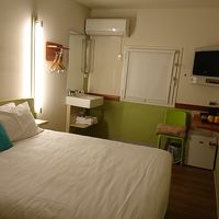 部屋は至ってシンプル。