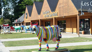 お店の前の牛さんがステキかも