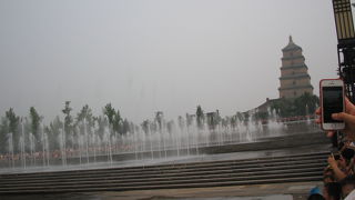 大雁塔前で噴水ショー