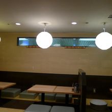 店内の席です