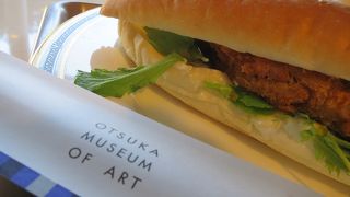 モネの池を眺めながらランチ