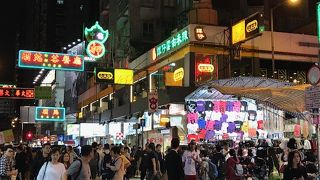 観光客用のナイトマーケット