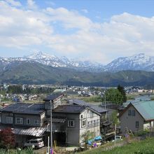 越後の山々を望む