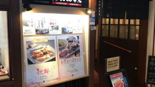落ち着いて食事ができるお店