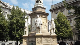 ガッレリアを抜けてすぐ