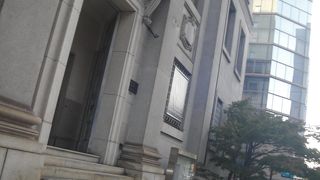 わきにスロープあります