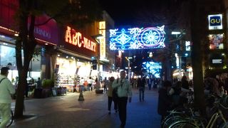 飲食店が多いかな　・　伊勢佐木町商店街は今も賑わっています