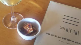 おしゃれなカフェ