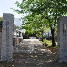 円照寺入口