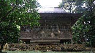 石段は険しいので山岳修行の場のよう