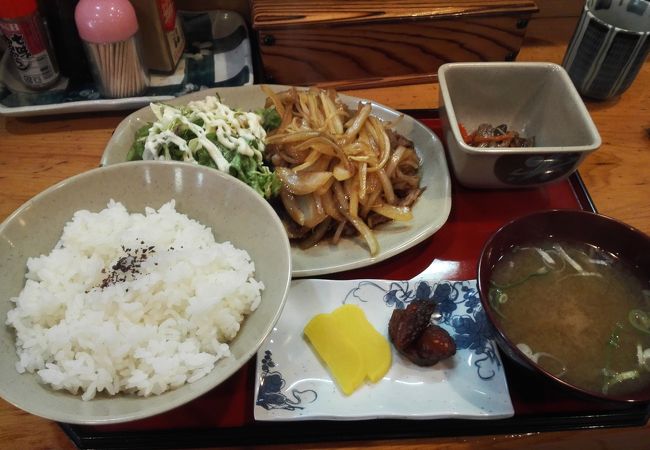 ご当地料理　十和田バラ焼きはこちらで