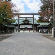 さていよいよ「中門鳥居」、その奥が…