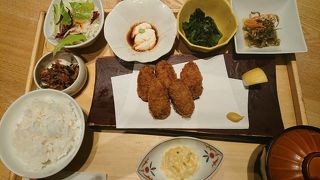 ランチはボリュームもあって味もよし