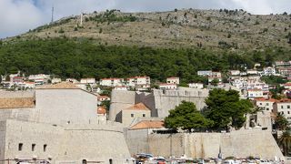 東にある一番小さい砦でした