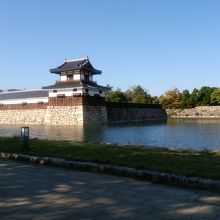 駐車場方面から二ノ丸がみえました