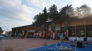 トイレ休憩とお買い物、軽食に