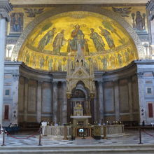 サン パオロ フオーリ レ ムーラ大聖堂 