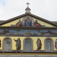 サン パオロ フオーリ レ ムーラ大聖堂 