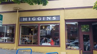 ヒギンズ レストラン アンド バー