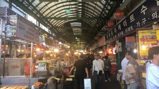 広蔵市場で美味しいユッケ♪