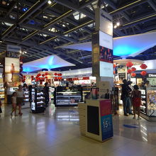 スワンナプーム空港の免税店 By Asamiy キングパワー デューティーフリー ショップ バンコク のクチコミ フォートラベル