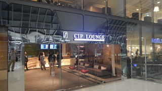 サクララウンジが改装中だったのでこちらに案内された