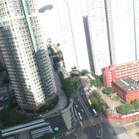 周りには高層マンションがあります。