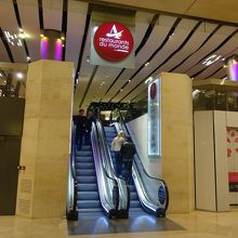 中2階にあります。