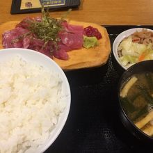 鮪切り落とし定食。ボリューム満点