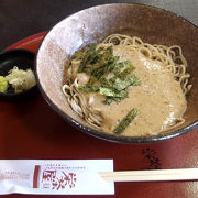 参道沿いにある人気のお蕎麦屋さん