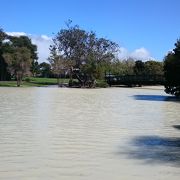 硫黄の臭いのする公園