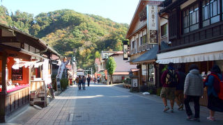 人気の観光地を支えるお店の数々