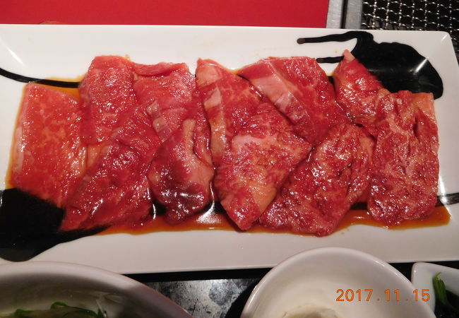 半個室で居心地の良い焼肉屋さんです。