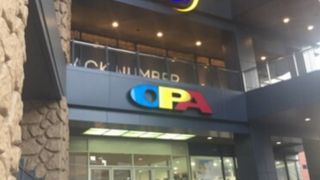 賑わうショッピングモール