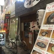 典型的な博多とんこつラーメン