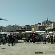 旧港を含めてマルセイユの市街の色々な所から見えました