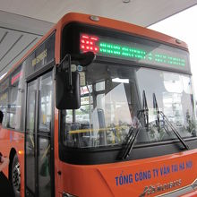 到着フロアー　新設の快適な空港バス！